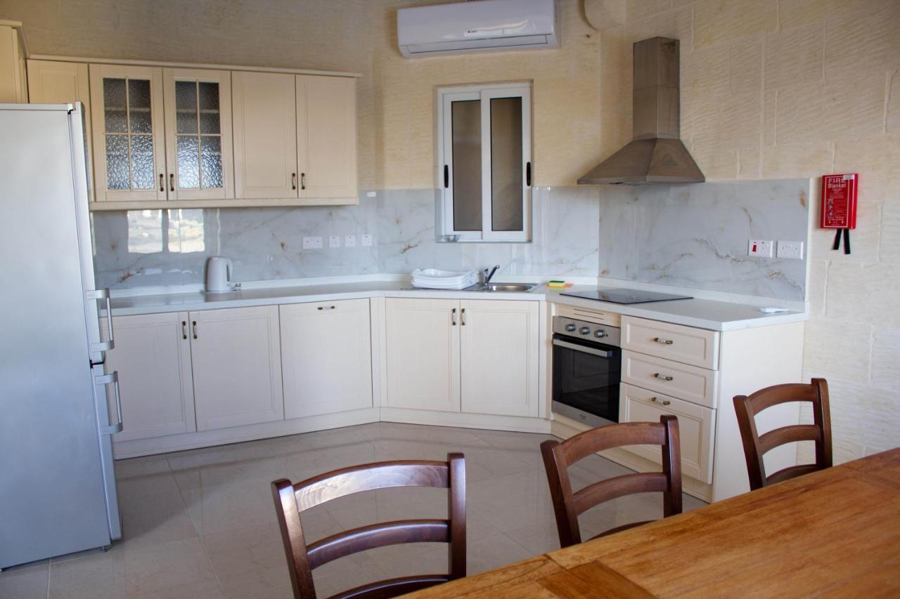 Kenn Holiday Home Għarb Екстериор снимка