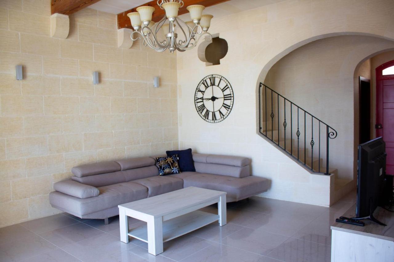 Kenn Holiday Home Għarb Екстериор снимка